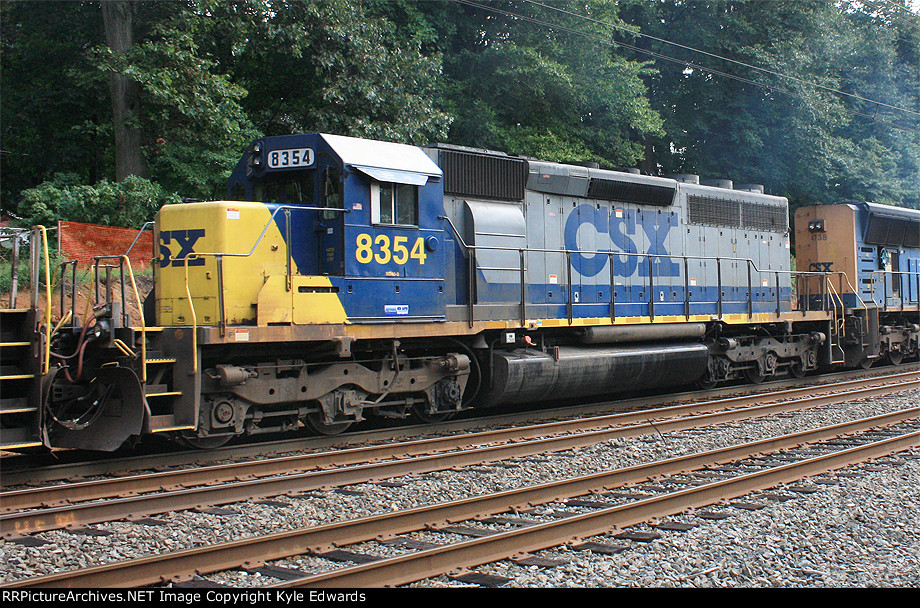 CSX SD40-2 #8354 on Q439-14